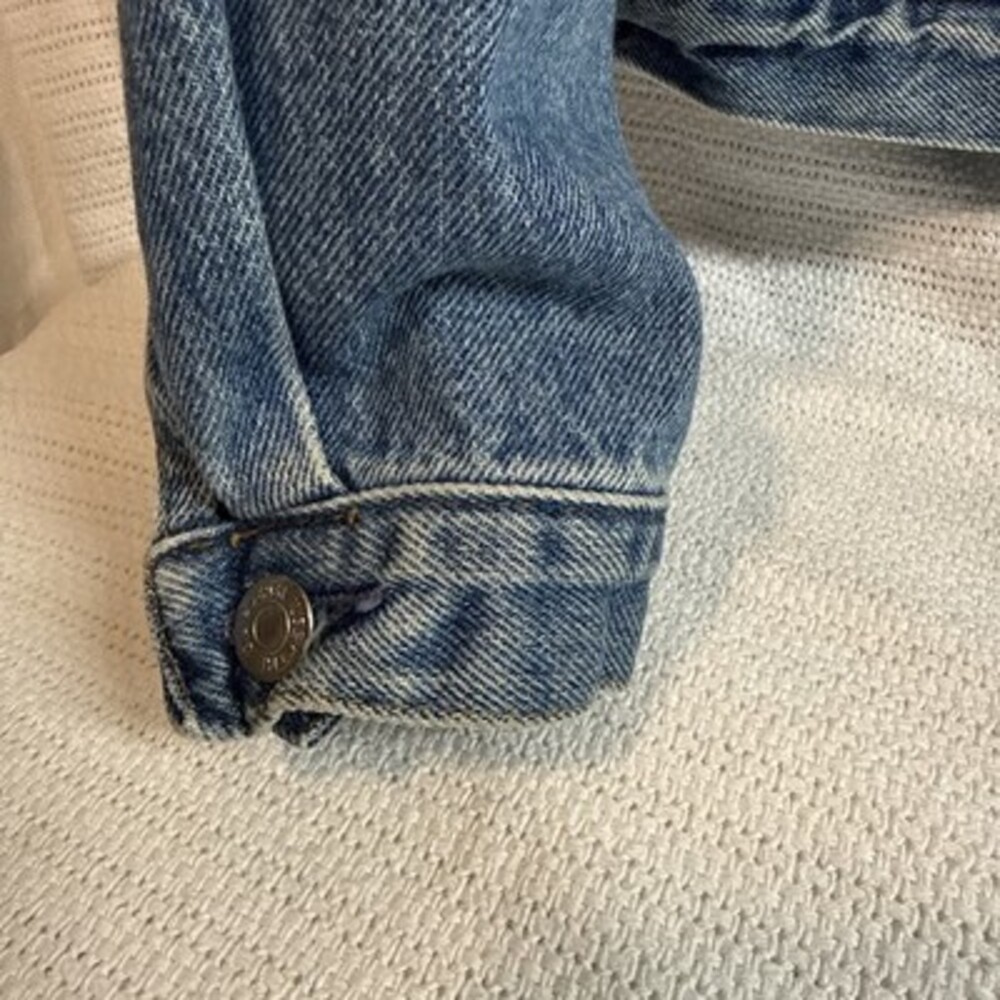Vintage Gap Denim trucker jacket in a light Wash Blue Size M - Picture 5 of 11